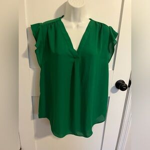 Chaus New York - kelly green blouse with short cap sleeves